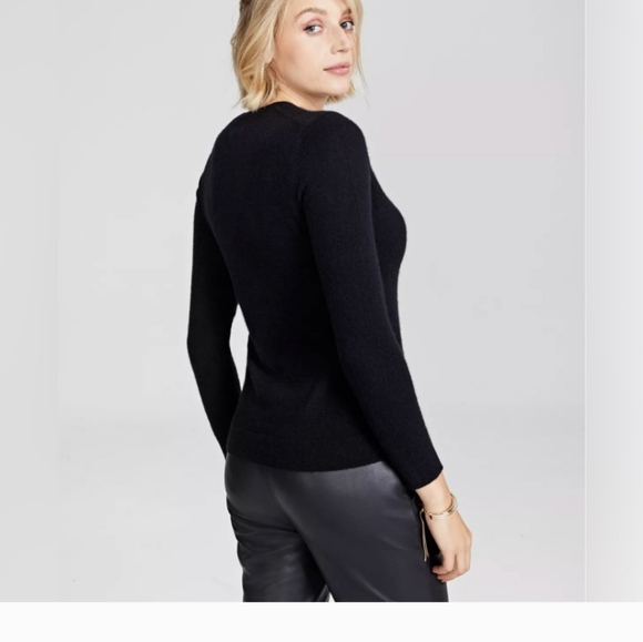 Black V Neck Cashmere Sweater Sz.Med. - Picture 3 of 7